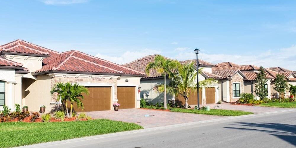 how to choose exterior paint colors for curb appeal