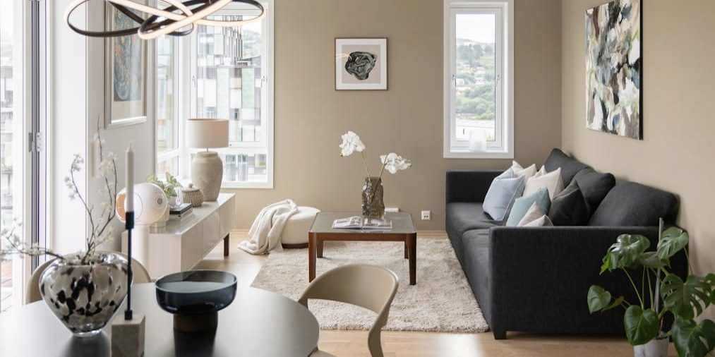 how to choose the right paint color for a small room